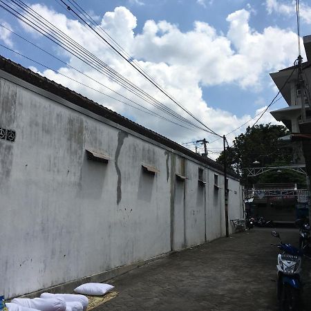 Tambak Bayan Guesthouse Kejayan Luaran gambar