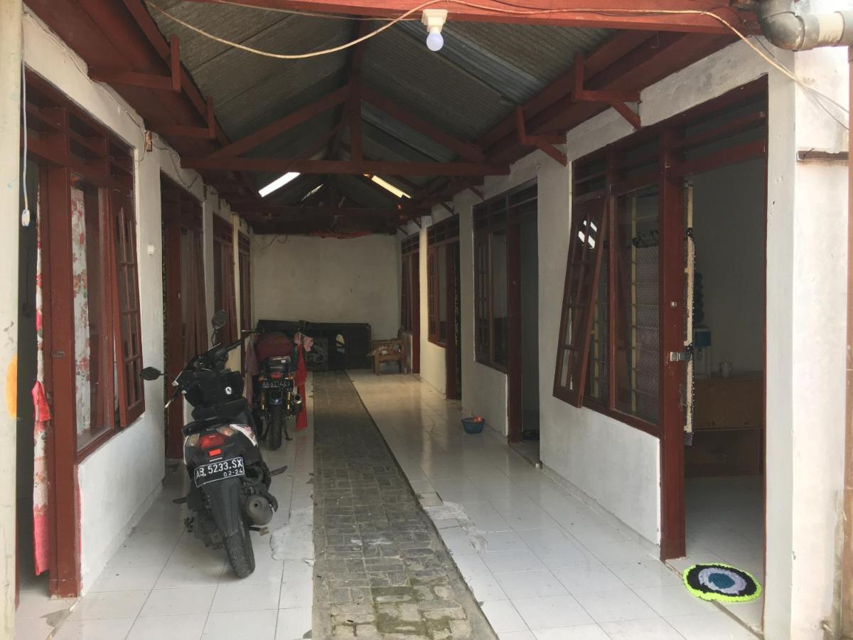 Tambak Bayan Guesthouse Kejayan Luaran gambar